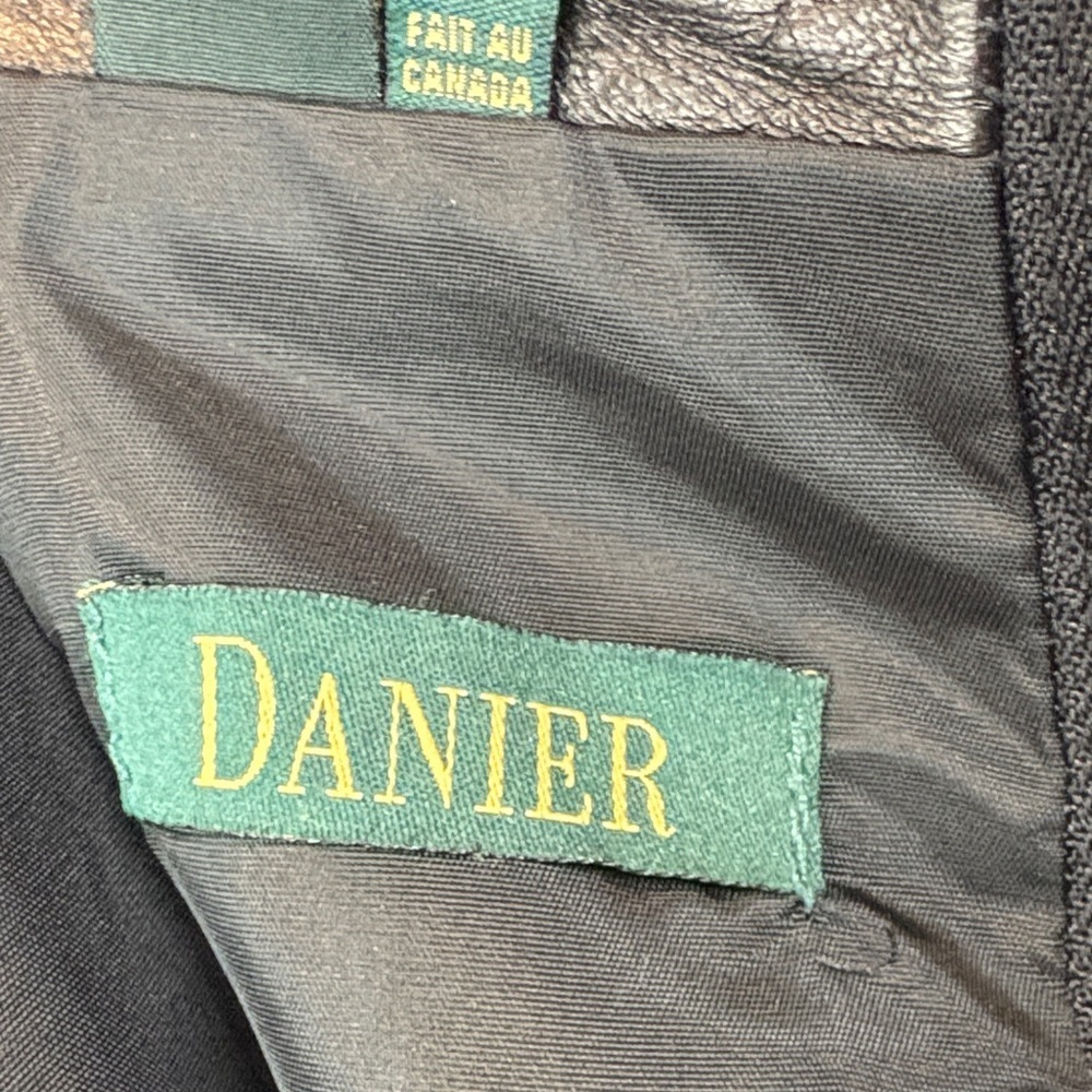 Danier Midnight Black Pencil Skirt - Picture 2 of 9